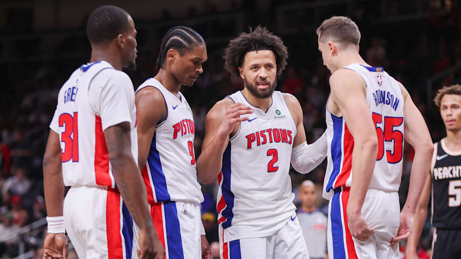The Pistons huddle