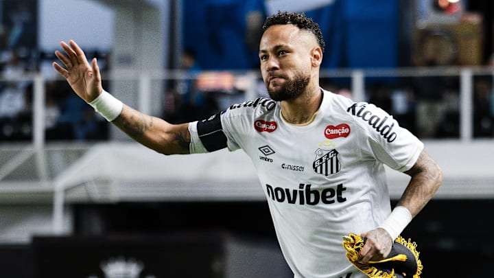 Neymar marcou o primeiro gol do Santos na Sul-Americana