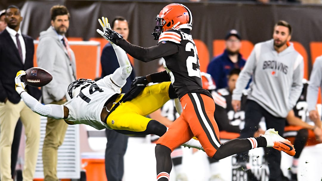 Pittsburgh Steelers v Cleveland Browns