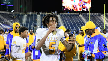 Four-star wide receiver and top-15 national prospect Calvin Russell has Syracuse football in his top 12. SU has strong buzz.
