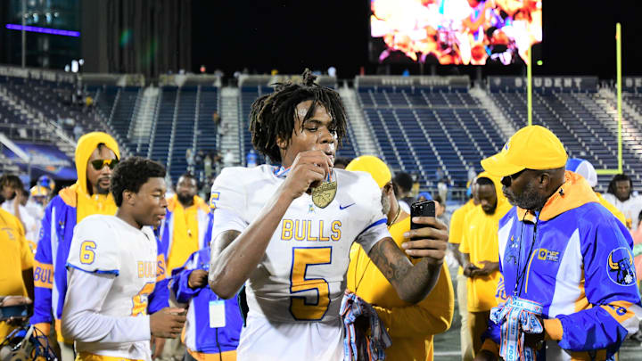 Four-star wide receiver and top-15 national prospect Calvin Russell has Syracuse football in his top 12. SU has strong buzz.