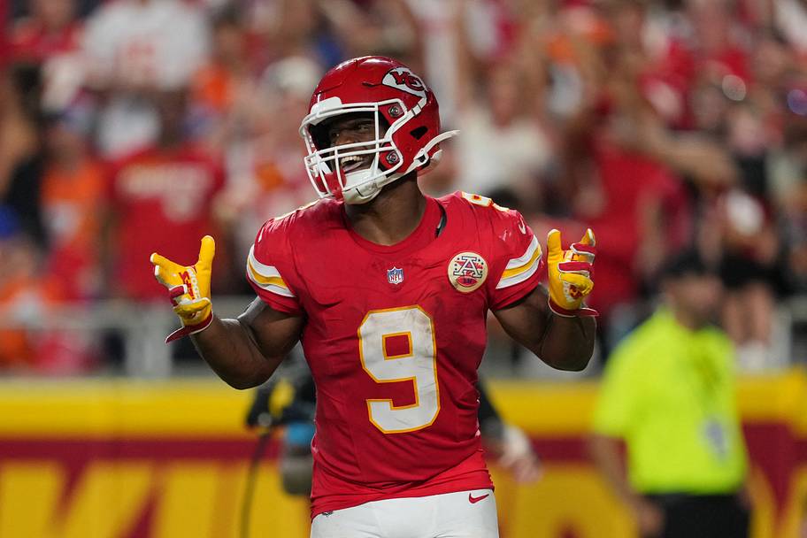 Kenneth Walker III celebrates