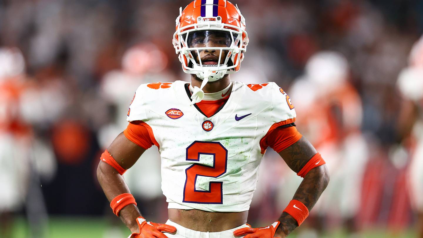 Pre-NFL Combine Mock Draft Roundup: Who are the Eagles taking? - Vimarsana News