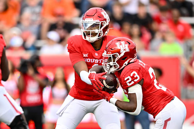 Houston quarterback Donovan Smith