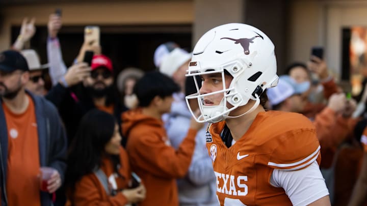  Texas Longhorns quarterback Arch Manning against the Clemson Tigers during the College Football Playoff.