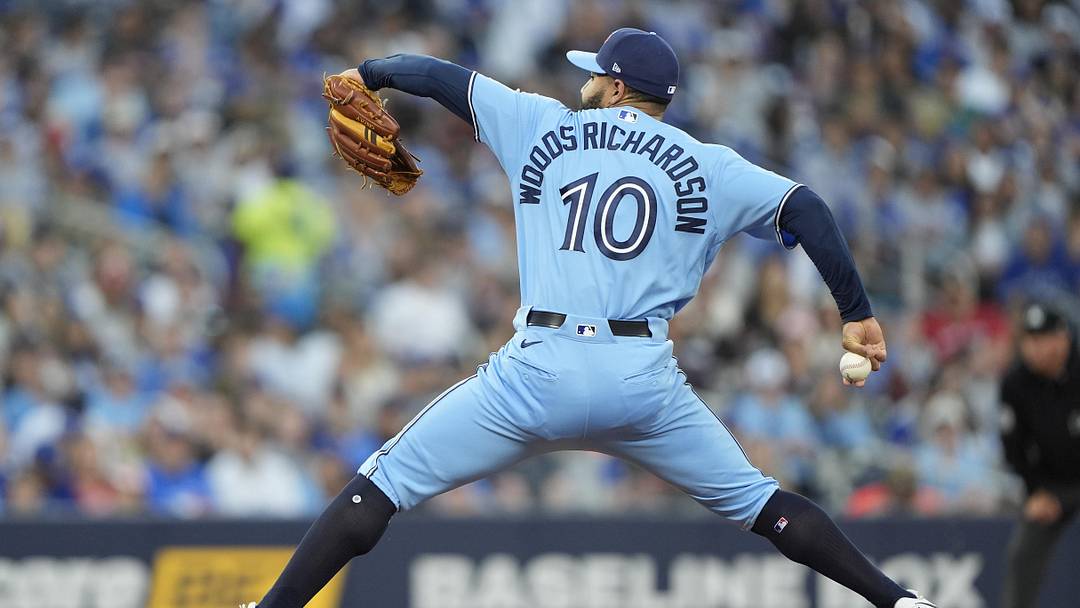 Jun 8, 2026; Toronto, Ontario, CAN; Toronto Blue Jays pitcher Simeon Woods Richardson pitches to the Philadelphia Phillies during the fifth inning at Rogers Centre. Mandatory Credit: John E. Sokolowski-Imagn Images Jun 8, 2026; Toronto, Ontario, CAN; Toronto Blue Jays pitcher Simeon Woods Richardson pitches to the Philadelphia Phillies during the fifth inning at Rogers Centre. Mandatory Credit: John E. Sokolowski-Imagn Images