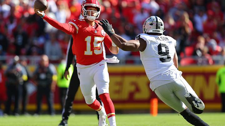Las Vegas Raiders v Kansas City Chiefs