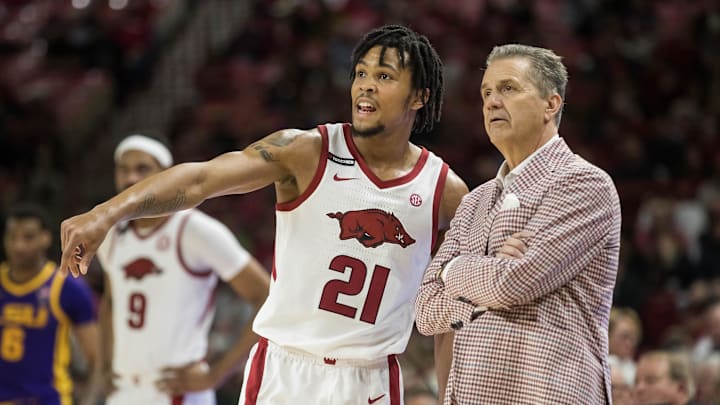 The Arkansas Razorbacks are favored on Wednesday night.