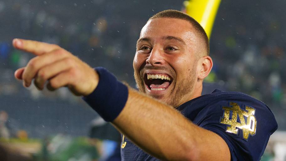 Notre Dame quarterback CJ Carr