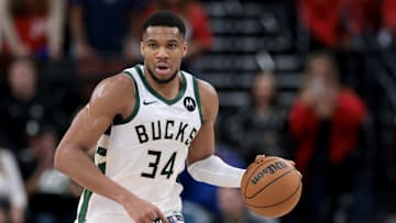 Milwaukee Bucks v Los Angeles Clippers