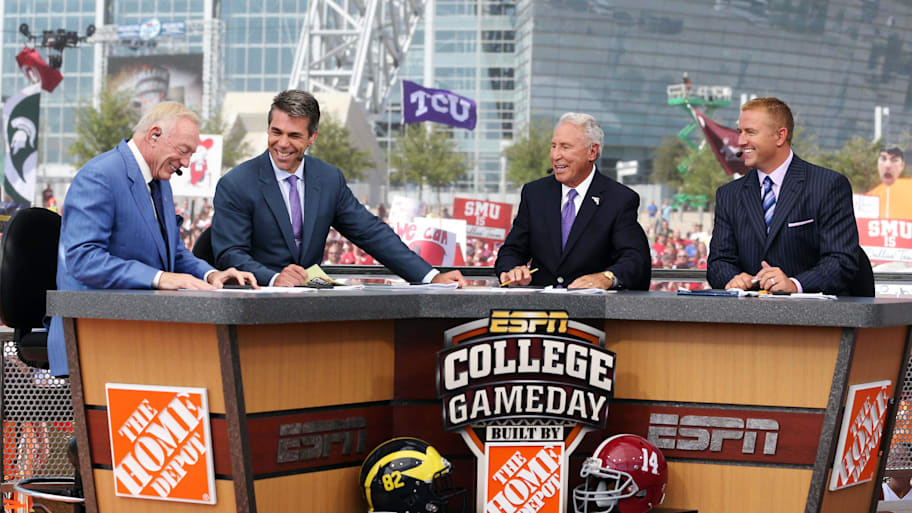 Jerry Jones makes ‘College GameDay’ picks