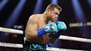 Saúl "Canelo" Álvarez es campeón mundial indiscutido en la división de peso Supermediano