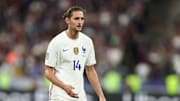 Manchester United masih jalani negosiasi untuk datangkan Adrien Rabiot