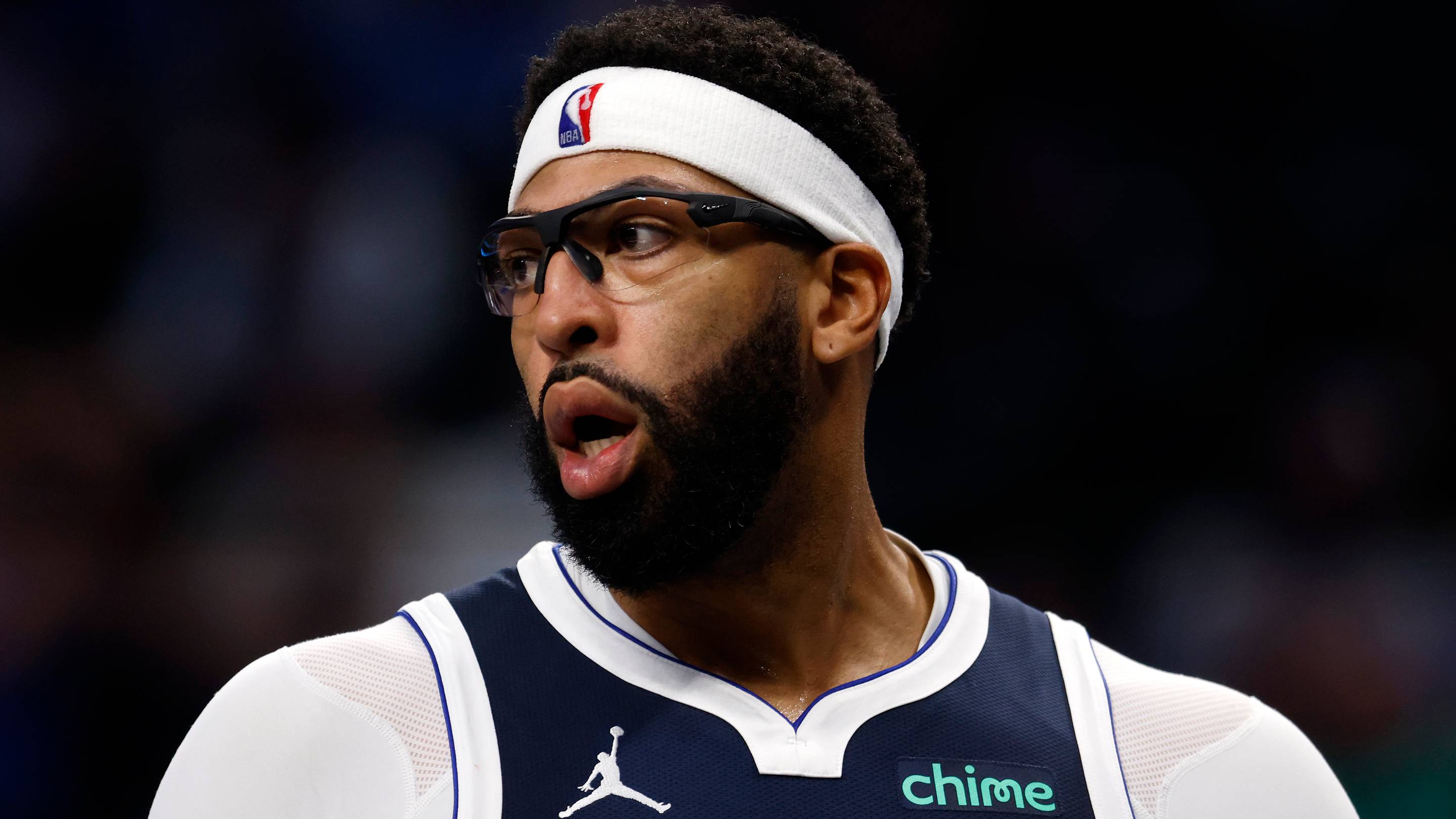 Mavericks' Anthony Davis trade sweepstakes suddenly boils down to two teams