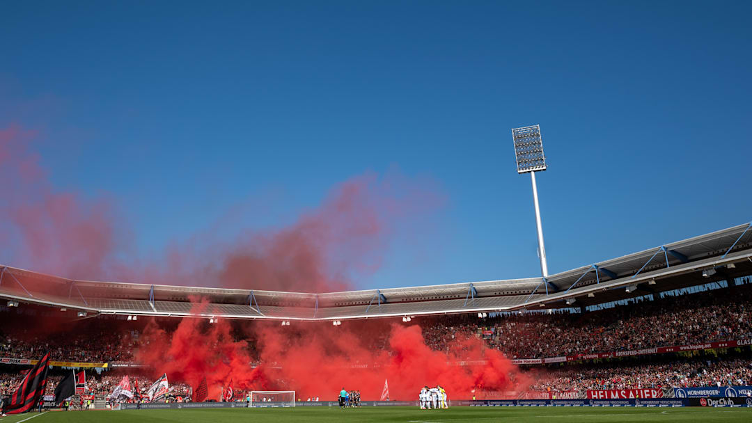 Die Partie zwischen Nürnberg und Magdeburg musste unterbrochen werden (Symbolbild)