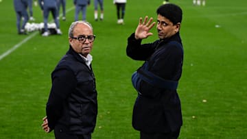 Nasser al-Khelaïfi et Luis Campos observant la séance d'entrainement des Parisiens à San Mamés Nasser al-Khelaïfi et Luis Campos observant la séance d'entrainement des Parisiens à San Mamés