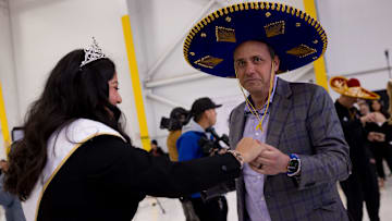 Oregon fans hate Jedd Fisch because he's Washington head coach, and besides that, he's a bit of a dork.