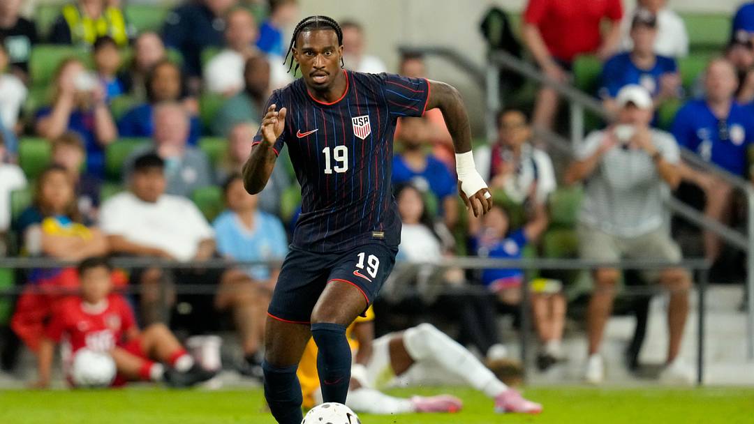 Oct 10, 2025; Austin, Texas, USA; United States forward Haji Wright (19) moves the ball during the second half at Q2 Stadium. Mandatory Credit: Scott Coleman-Imagn Images