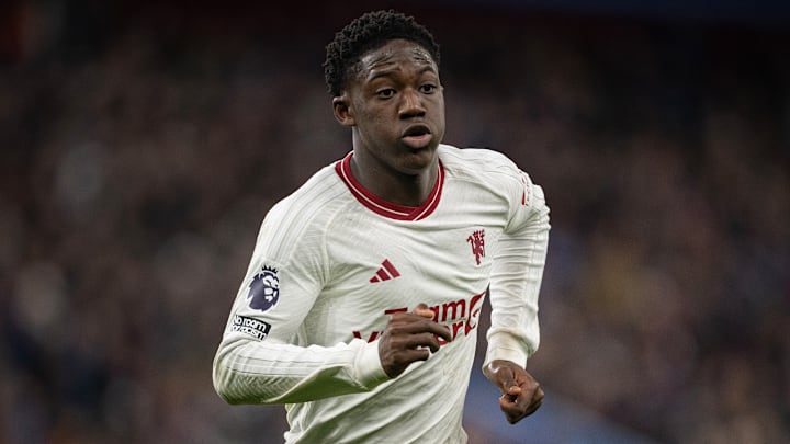 Aston Villa v Manchester United - Premier League