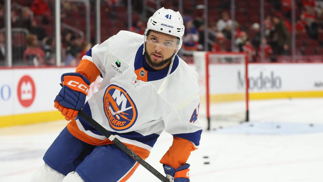 Dec 30, 2025; Chicago, Illinois, USA; New York Islanders defenseman Marshall Warren (41) warms up before a game against the Chicago Blackhawks at United Center. Mandatory Credit: Talia Sprague-Imagn Images Dec 30, 2025; Chicago, Illinois, USA; New York Islanders defenseman Marshall Warren (41) warms up before a game against the Chicago Blackhawks at United Center. Mandatory Credit: Talia Sprague-Imagn Images