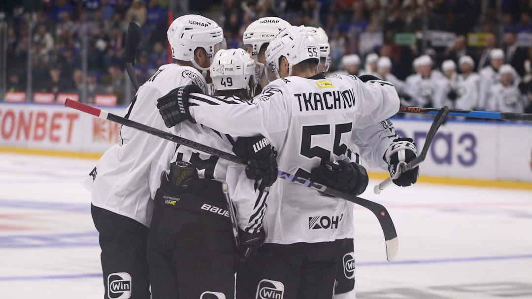 Vladimir Tkachev (55), Maxim Shabanov (49) Traktor Hockey...