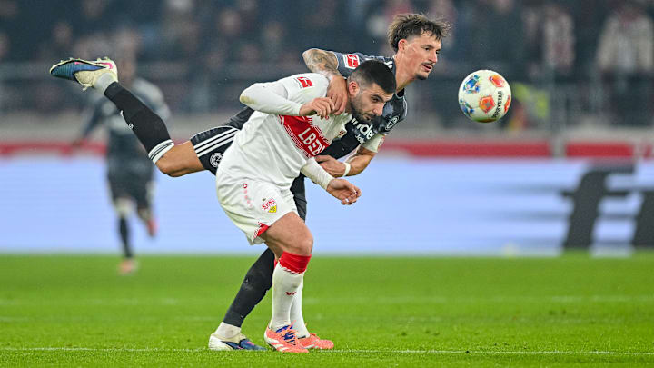 Robin Koch im Einsatz gegen Deniz Undav