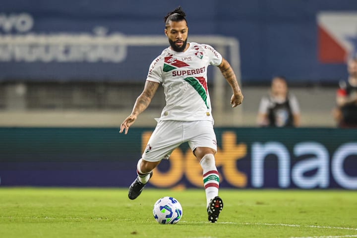 Otávio foi contratado e já chegou jogando
