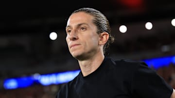 Filipe Luís tem menos de três meses de contrato pela frente com o Flamengo