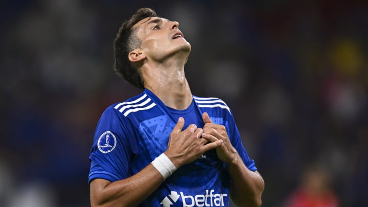 Dinenno se lesionou durante o duelo contra o Internacional Dinenno se lesionou durante o duelo contra o Internacional