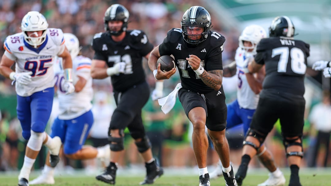 USF quarterback Byrum Brown's performance against Boise State was reminiscent of a former great University of Florida quarterback.