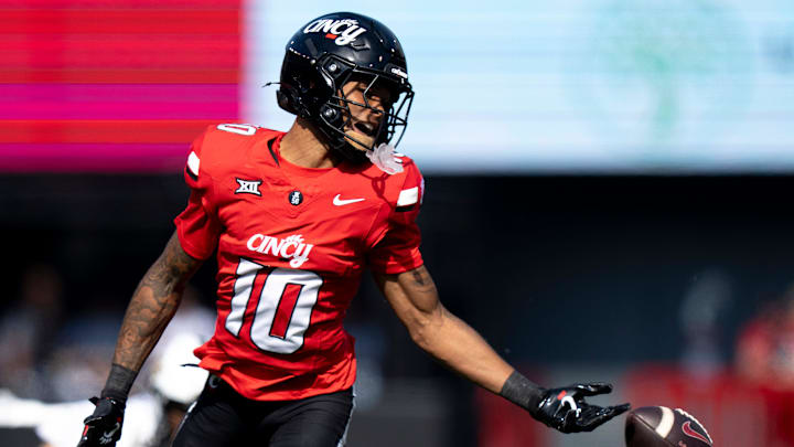 Cincinnati Bearcats wide receiver Caleb Goodie (10) drops a pass in the fourth quarter of the NCAA football game between the Cincinnati Bearcats and UCF Knights at Nippert Stadium in Cincinnati on Oct. 11, 2025.