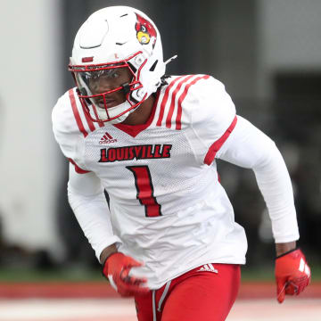 Louisville’s Ja'Corey Brooks (1) runs to catch the ball during Spring Practice on April 4, 2024