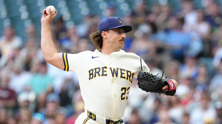 Milwaukee Brewers starting pitcher Brandon Sproat