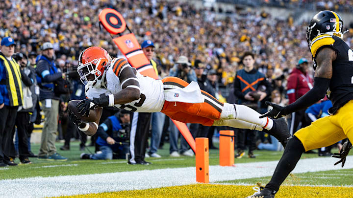 Cleveland Browns v Pittsburgh Steelers