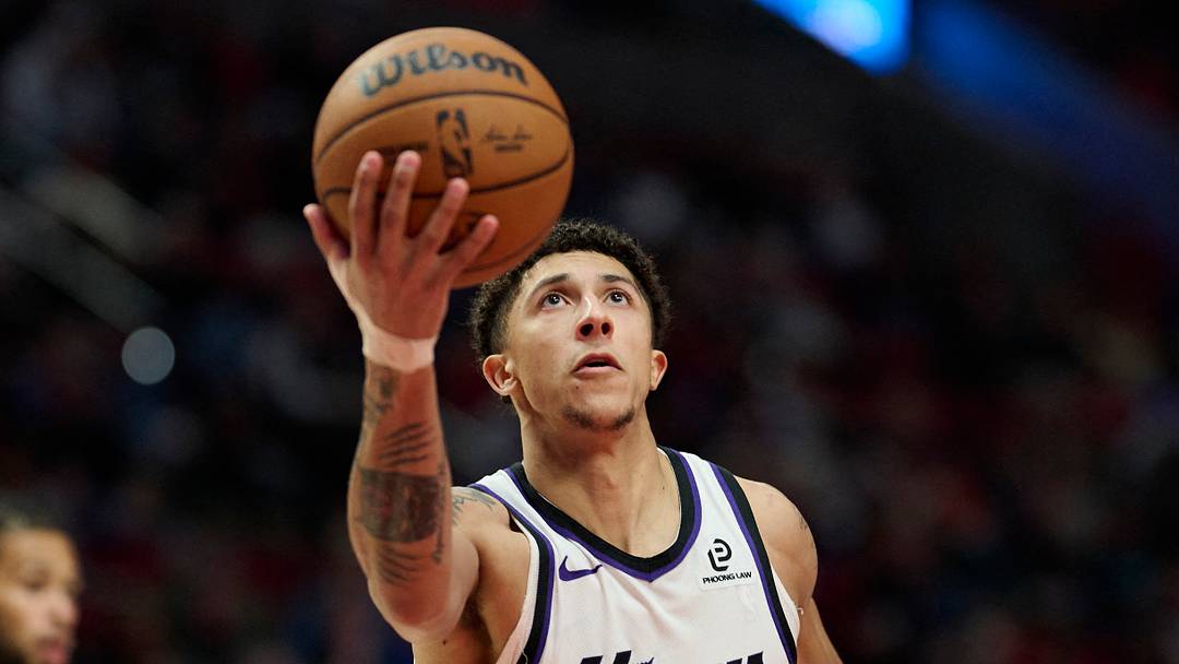 Apr 12, 2026; Portland, Oregon, USA; Sacramento Kings guard Nique Clifford (5) scores a layup during the second half against Portland Trail Blazers guard Shaedon Sharpe (17) at Moda Center. Mandatory Credit: Troy Wayrynen-Imagn Images Apr 12, 2026; Portland, Oregon, USA; Sacramento Kings guard Nique Clifford (5) scores a layup during the second half against Portland Trail Blazers guard Shaedon Sharpe (17) at Moda Center. Mandatory Credit: Troy Wayrynen-Imagn Images