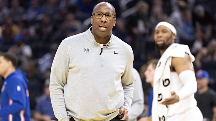 Jan 15, 2026; San Francisco, California, USA; New York Knicks head coach Mike Brown reacts to a call during the second quarter against the Golden State Warriors at Chase Center. Mandatory Credit: D. Ross Cameron-Imagn Images