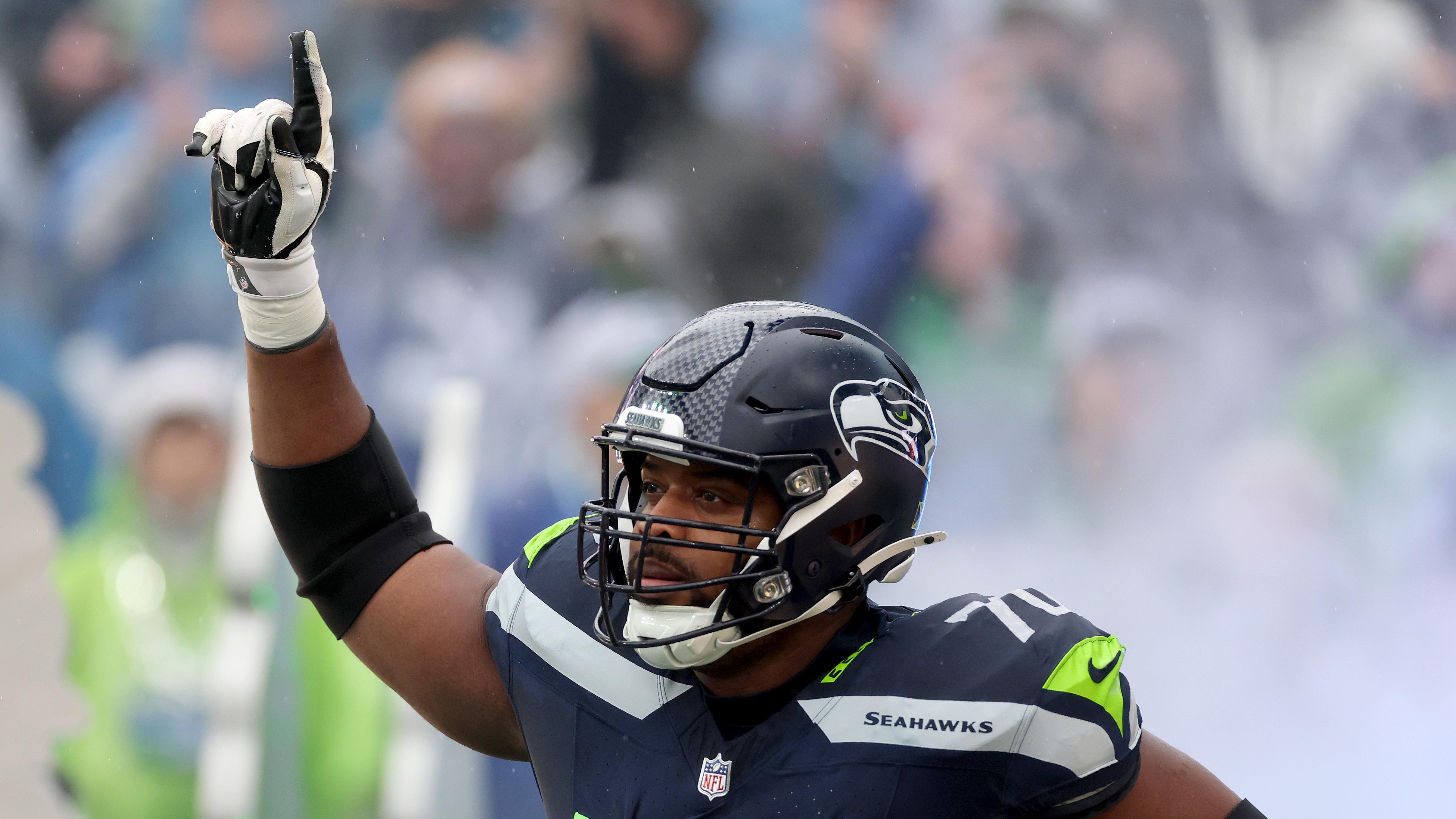 Seahawks Eye Replacement as Lucas Struggles with Injury