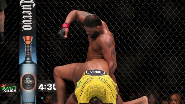 UFC 304: Curtis Blaydes Says He’d ‘F*** Up’ a Heavyweight Alex Pereira - ‘Bad Idea'