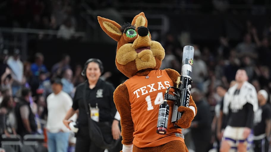 The San Antonio Spurs Coyote performs in the second half against the Sacramento Kings at Moody Center.