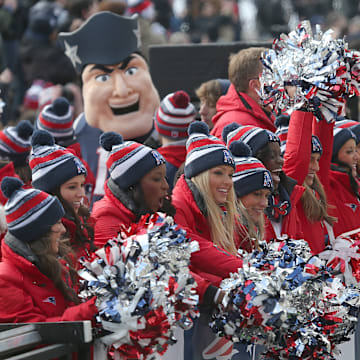 Patriots cheerleaders