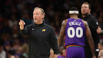New York Knicks v Phoenix Suns