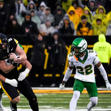 Iowa Hawkeyes tight end Hayden Large (88) runs for extra yards after a catch Nov. 8, 2025 during a Big Ten Football game at Kinnick Stadium against the Oregon Ducks in Iowa City, Iowa.