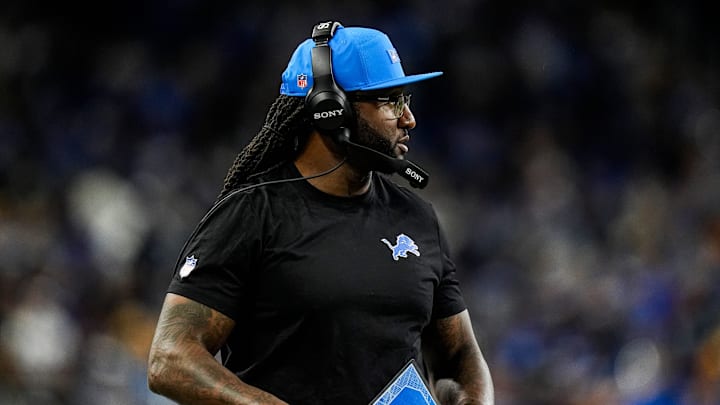 Detroit Lions defensive coordinator Kelvin Sheppard watches a play against Green Bay Packers during the second half at Ford Field in Detroit on Thursday, Nov. 27, 2025.