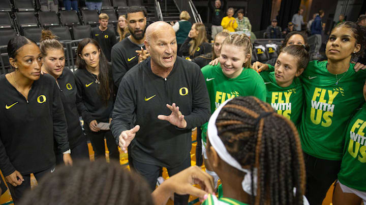 Oregon coach Kelly Graves gives his team last minute instructions before their exhibition game against Southern Oregon at Oregon at Matthew Knight Arena Sunday, Oct. 29, 2023 in Eugene, Oregon.