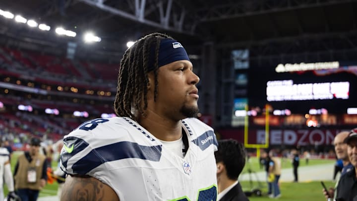 Dec 8, 2024; Glendale, Arizona, USA; Seattle Seahawks defensive tackle Roy Robertson-Harris (98) against the Arizona Cardinals at State Farm Stadium. Dec 8, 2024; Glendale, Arizona, USA; Seattle Seahawks defensive tackle Roy Robertson-Harris (98) against the Arizona Cardinals at State Farm Stadium.