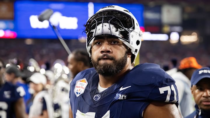 Penn State Nittany Lions offensive lineman Olaivavega Ioane