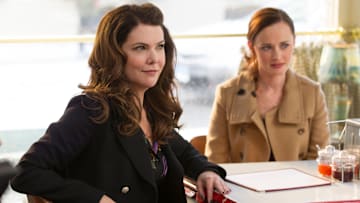 Lauren Graham and Alexis Bledel in Gilmore Girls: A Year in the Life