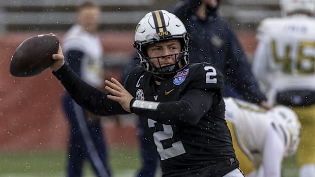 Vanderbilt Commodores quarterback Diego Pavia (2) 