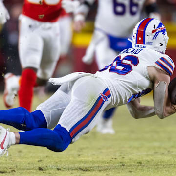 Jan 26, 2025; Buffalo Bills tight end Dalton Kincaid (86) drops a pass against the Kansas City Chiefs during the AFC Championship game.