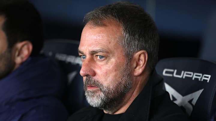 Hansi Flick et le FC Barcelone ont appris l'identité de l'arbitre qui sera au sifflet pour Barça - Francfort. Hansi Flick et le FC Barcelone ont appris l'identité de l'arbitre qui sera au sifflet pour Barça - Francfort.